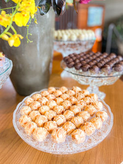 Brigadeiro branco com amêndoas