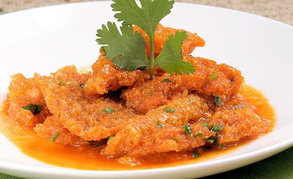 Chicharron en salsa roja image
