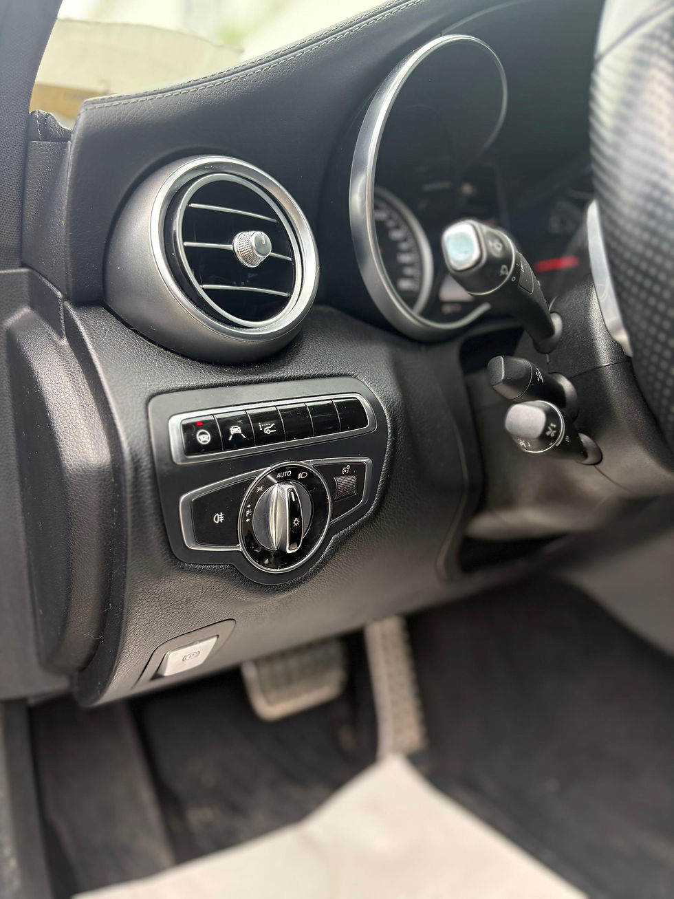 Thumbnail: 2017 Mercedes-Benz C400 4MATIC – Blue Precision, Black Depth