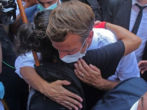 ميغسي ماكرون! بعض الحكام العرب  ودرس العناق  وللشعب الكلمة الاخيرة