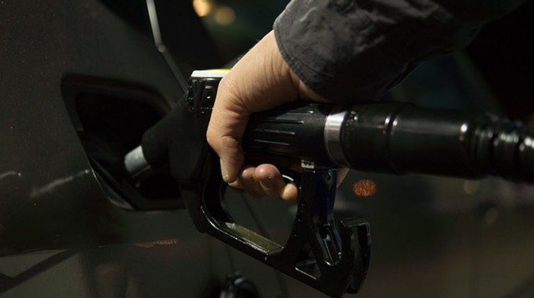 petrol-996617_640.jpg
