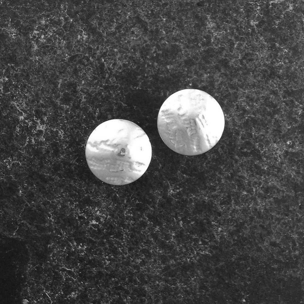 Medium Silver Stud earrings with linen texture