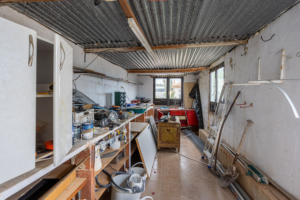 Photos d'un lieu de stockage à réorganiser et ranger