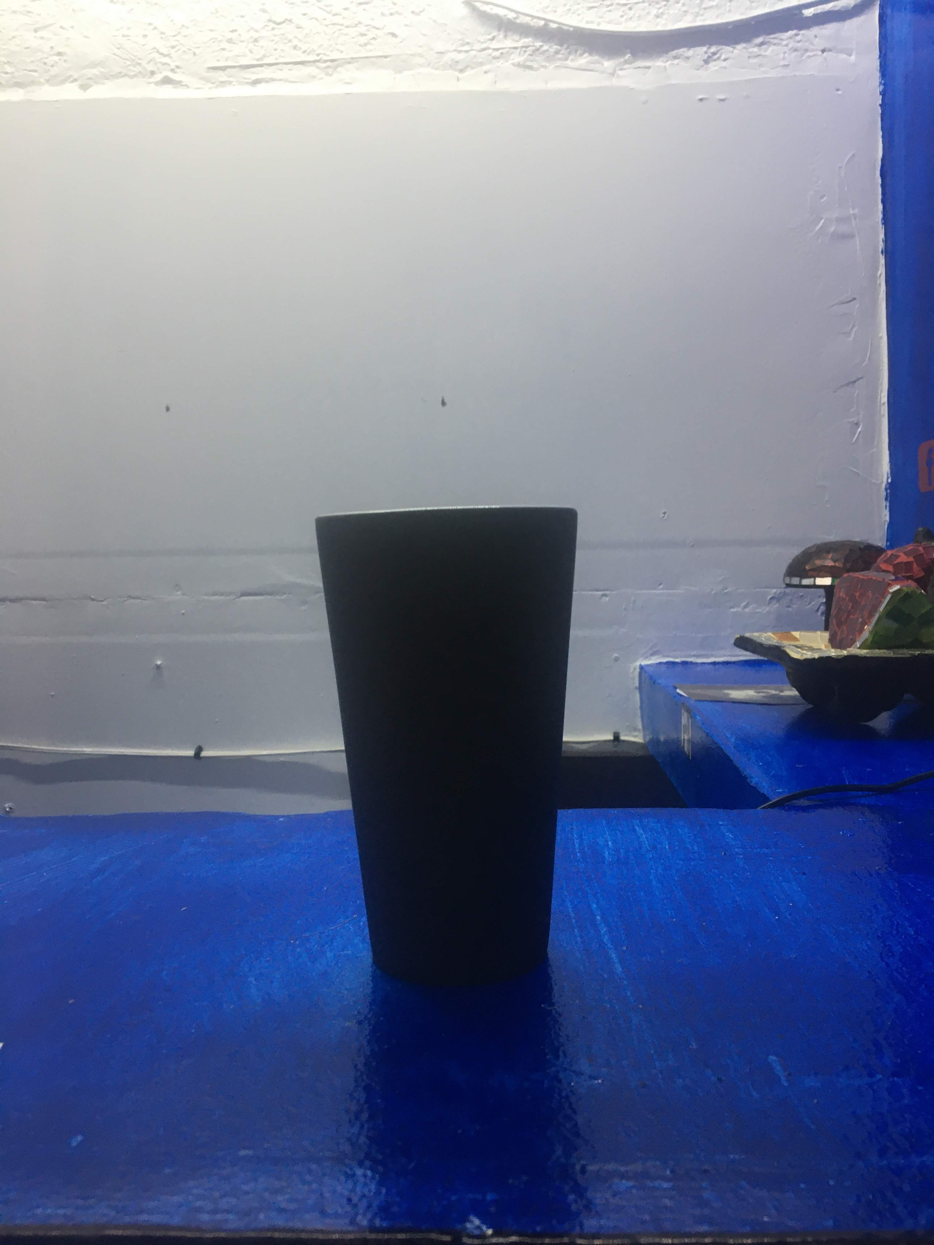 Taza mágica cónica