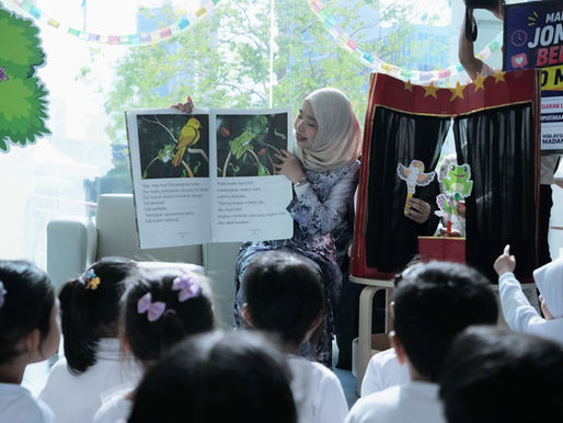 baca buku cerita