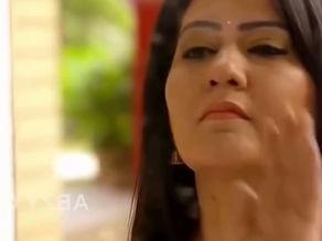 पडोशन आंटी गयी लड़के के घर पिलवाने वीडियो 