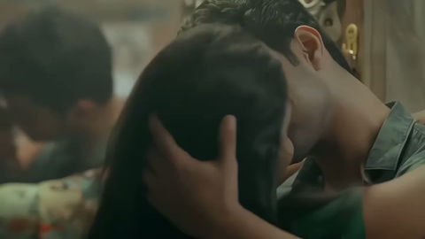 बीबी को पेला कमरे में ले जा कर वीडियो