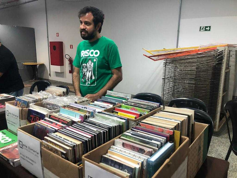 Pedro Brandt, representante da Oto Livraria, em evento de quadrinhos no Espaço Cultural 508 Sul-compressed.jpg