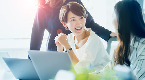 笑顔の女性