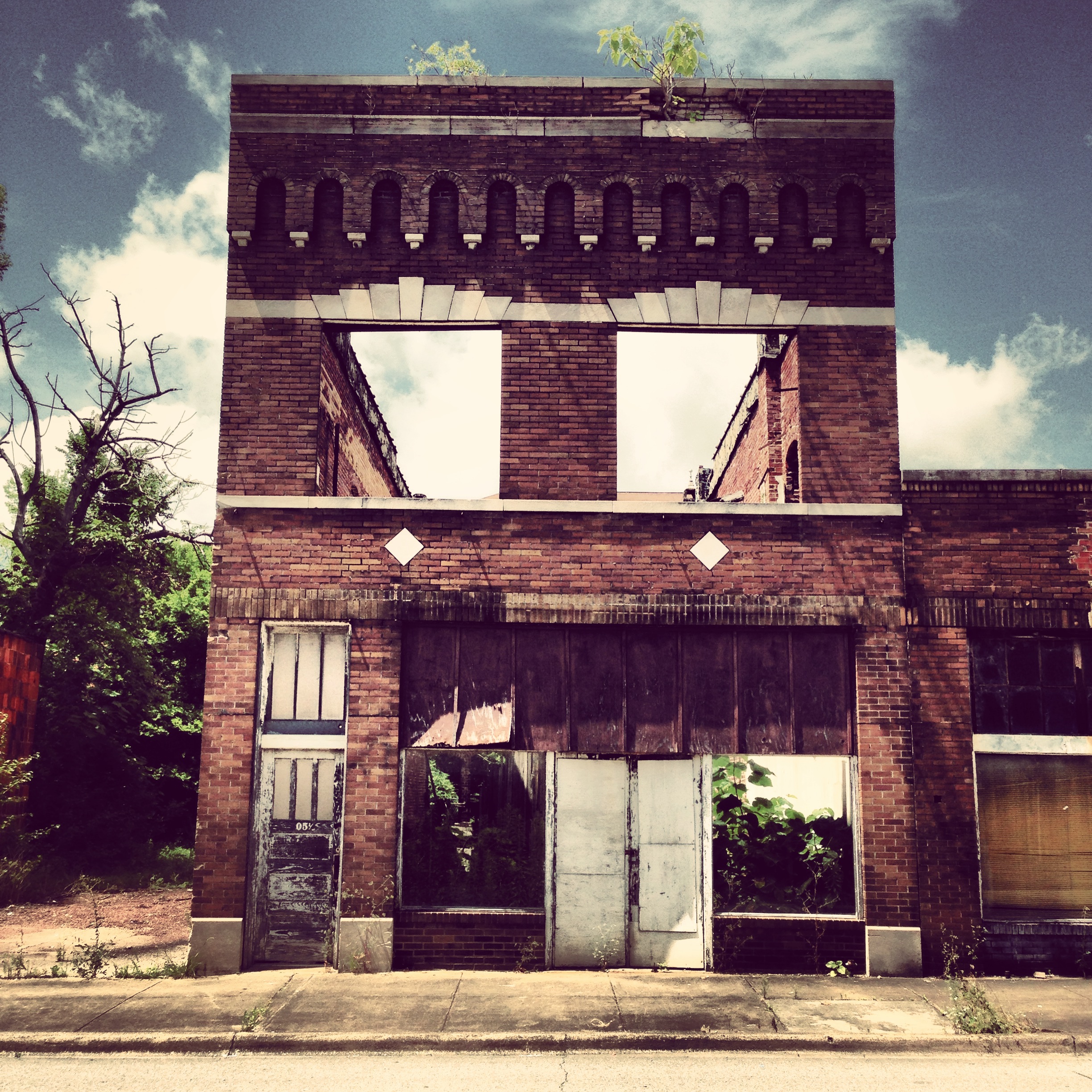 19th St EnsleyStoreFront