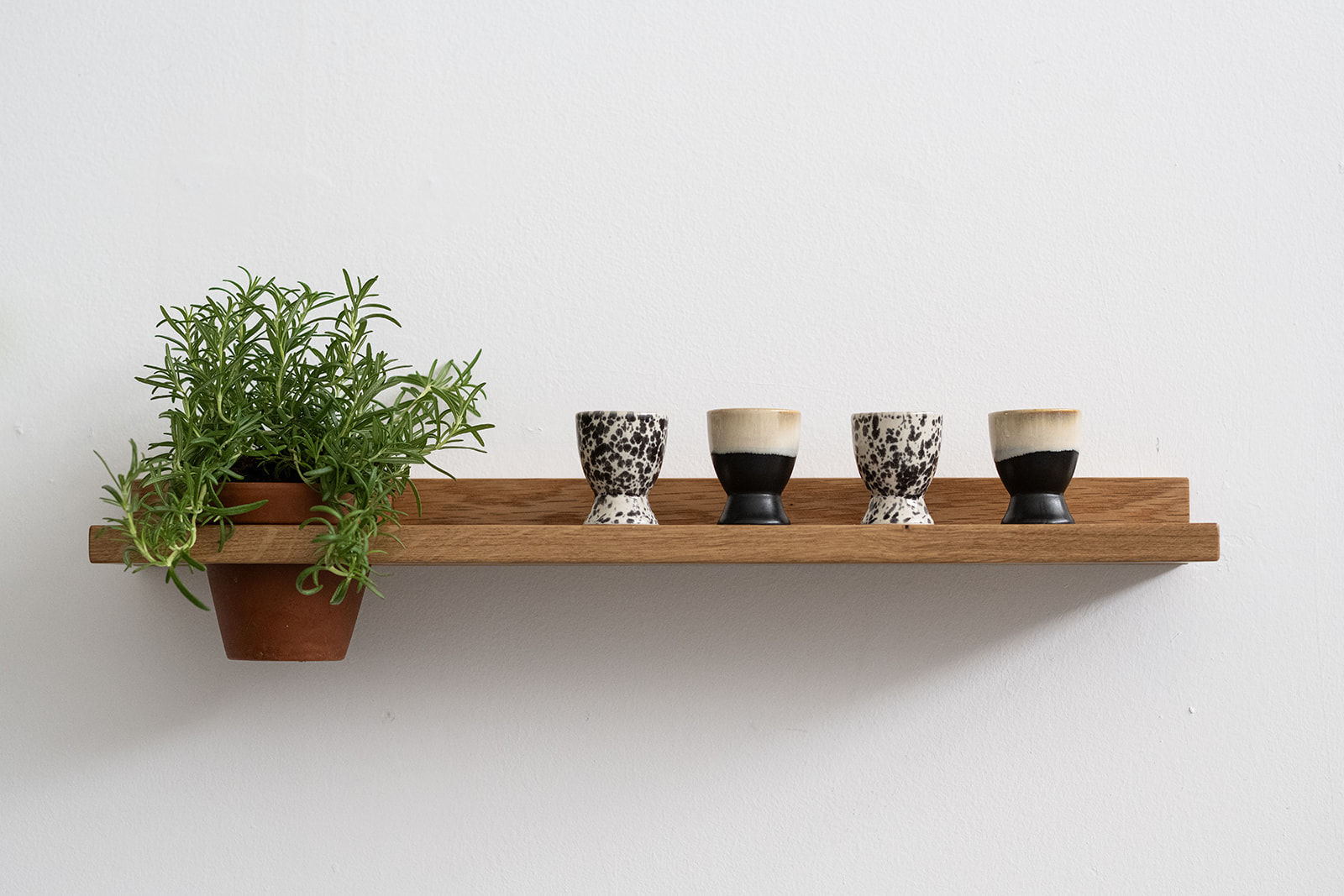 מדף בעיצוב סקנדינבי