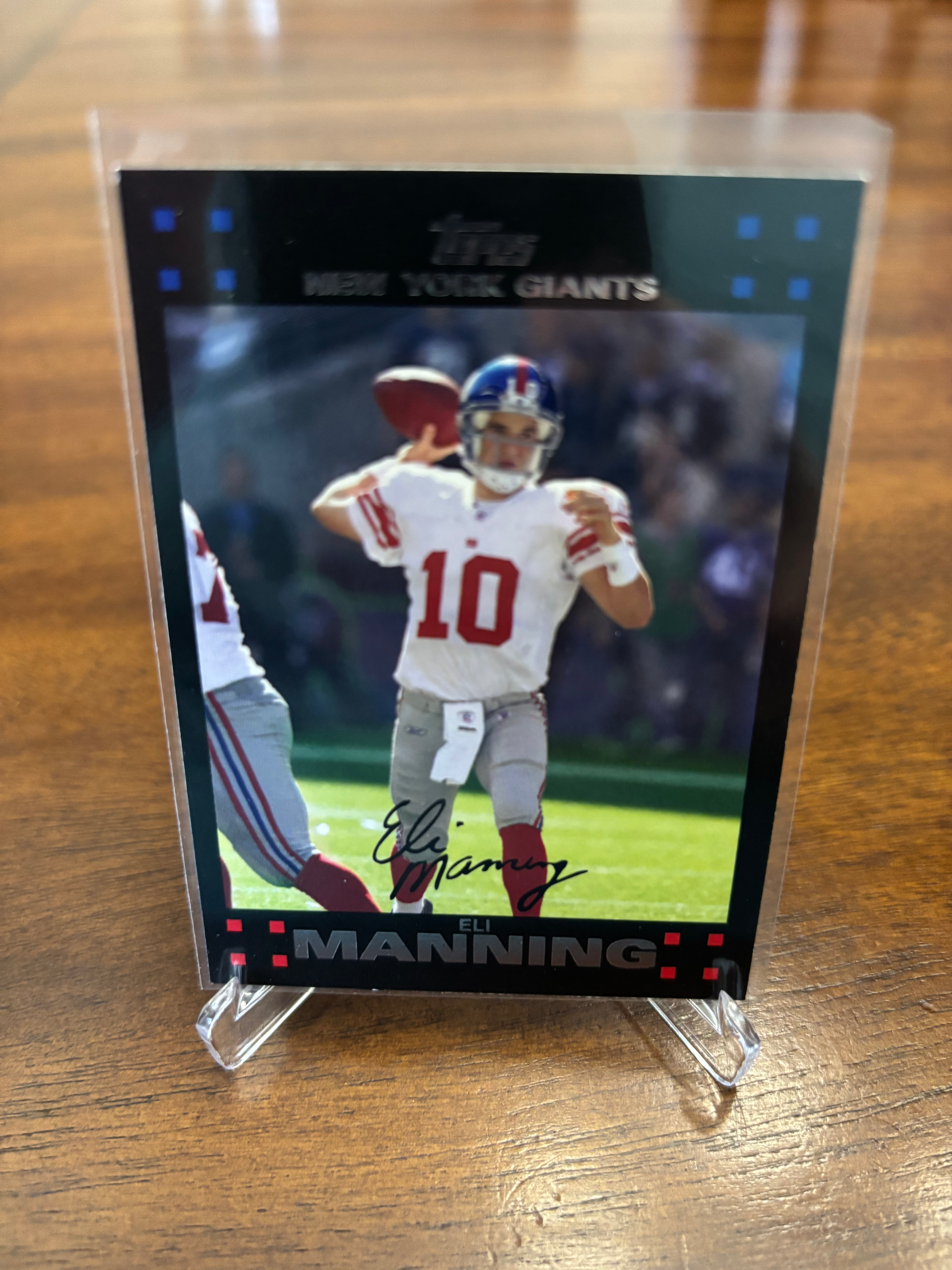 2007 Topps Eli Manning #30, Near Mint Condition