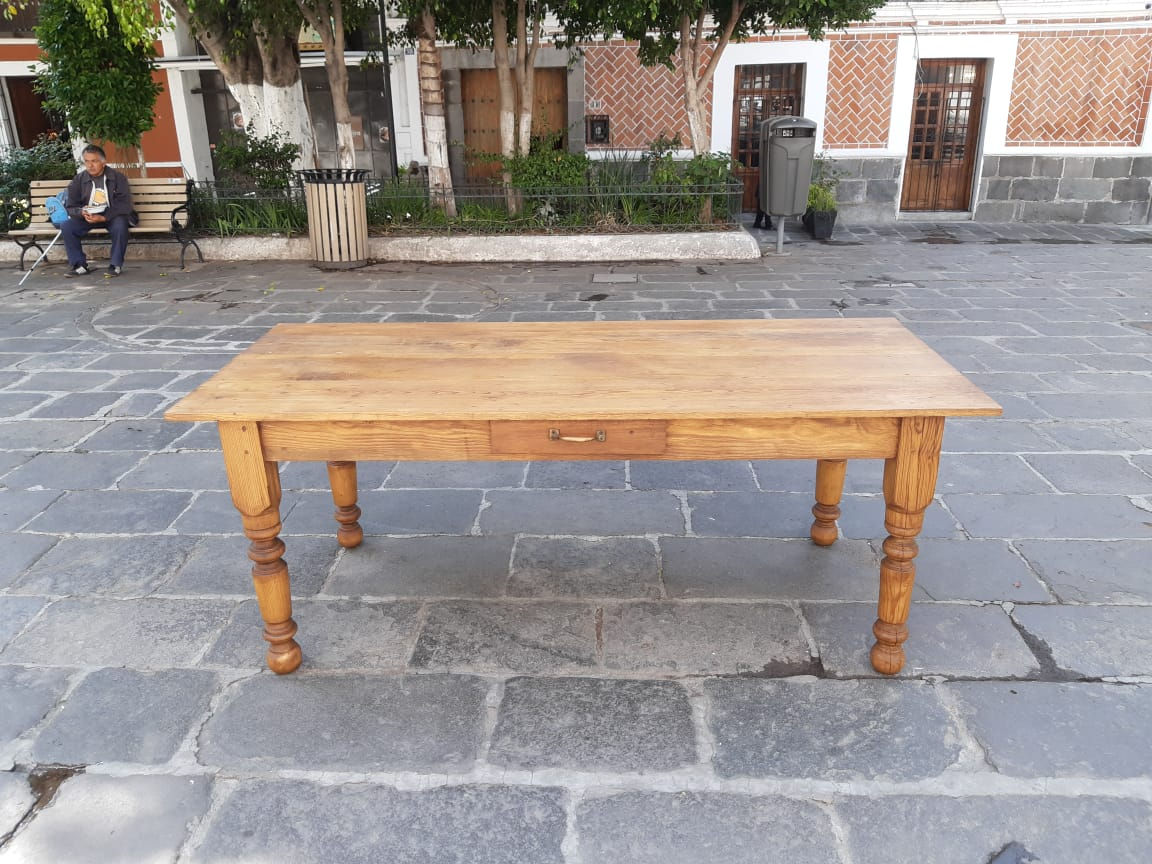 MESA DE COMEDOR