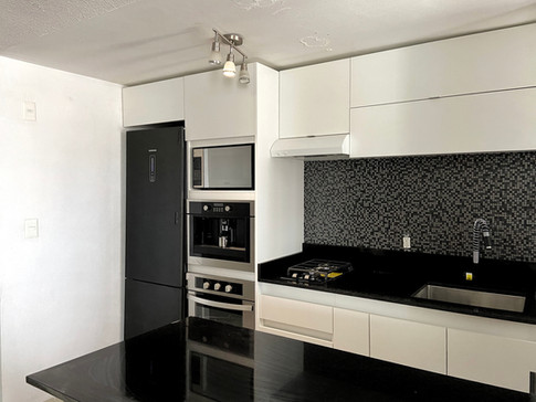 cocina moderna blanca (1).jpeg