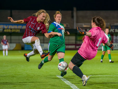 Women go top with convincing win at 1st Cloud Arena