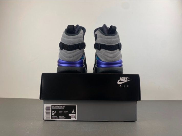 Thumbnail: Jordan 8 Retro "Aqua"