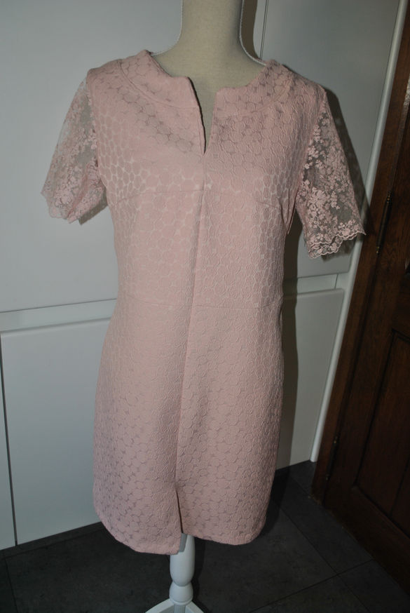 Roze rozen, één en al bloemenjurk.