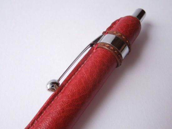 サムネイル： penmode 靴職人さん手作り ノック式ボールペンレッド　　※ネコポス配送可