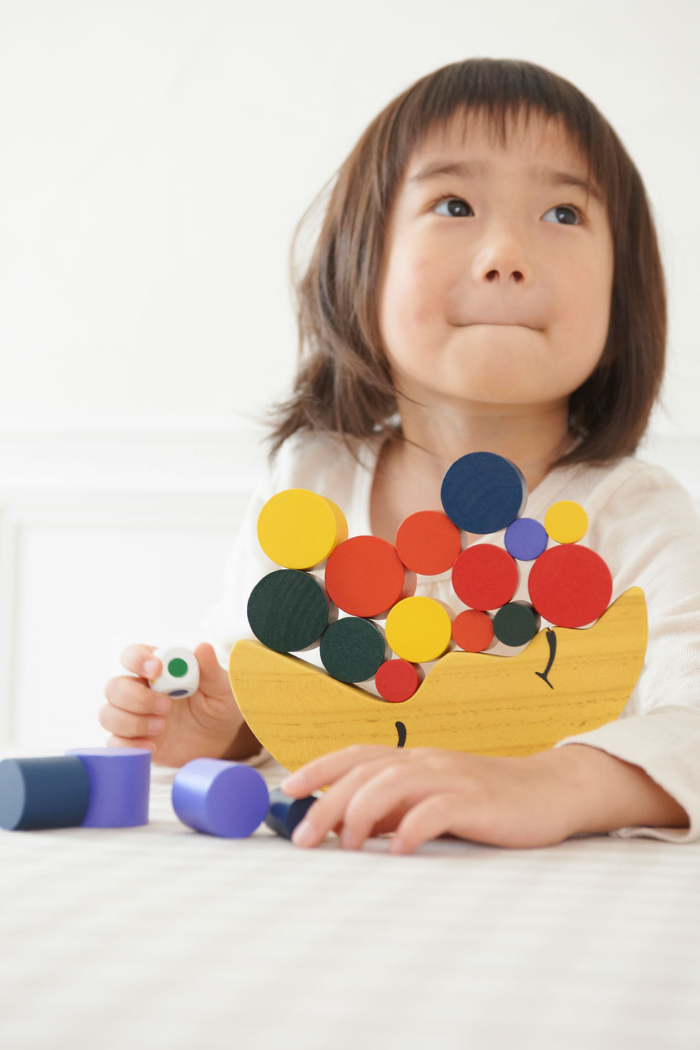 サムネイル： お月さまバランスゲーム　　対象年齢　3歳～
