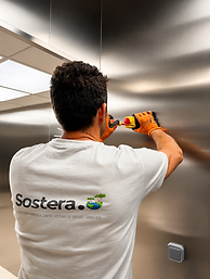 Electricista profesional de Sostera especializado en instalaciones eléctricas y domótica en Málaga