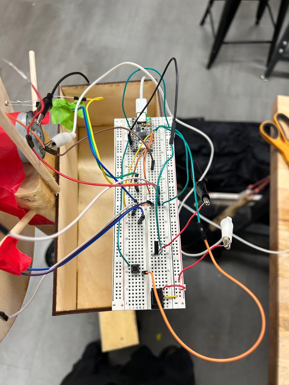 Wiring of the photoresistors and motor to a breadboard