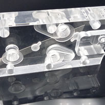 Pièce en PMMA transparente