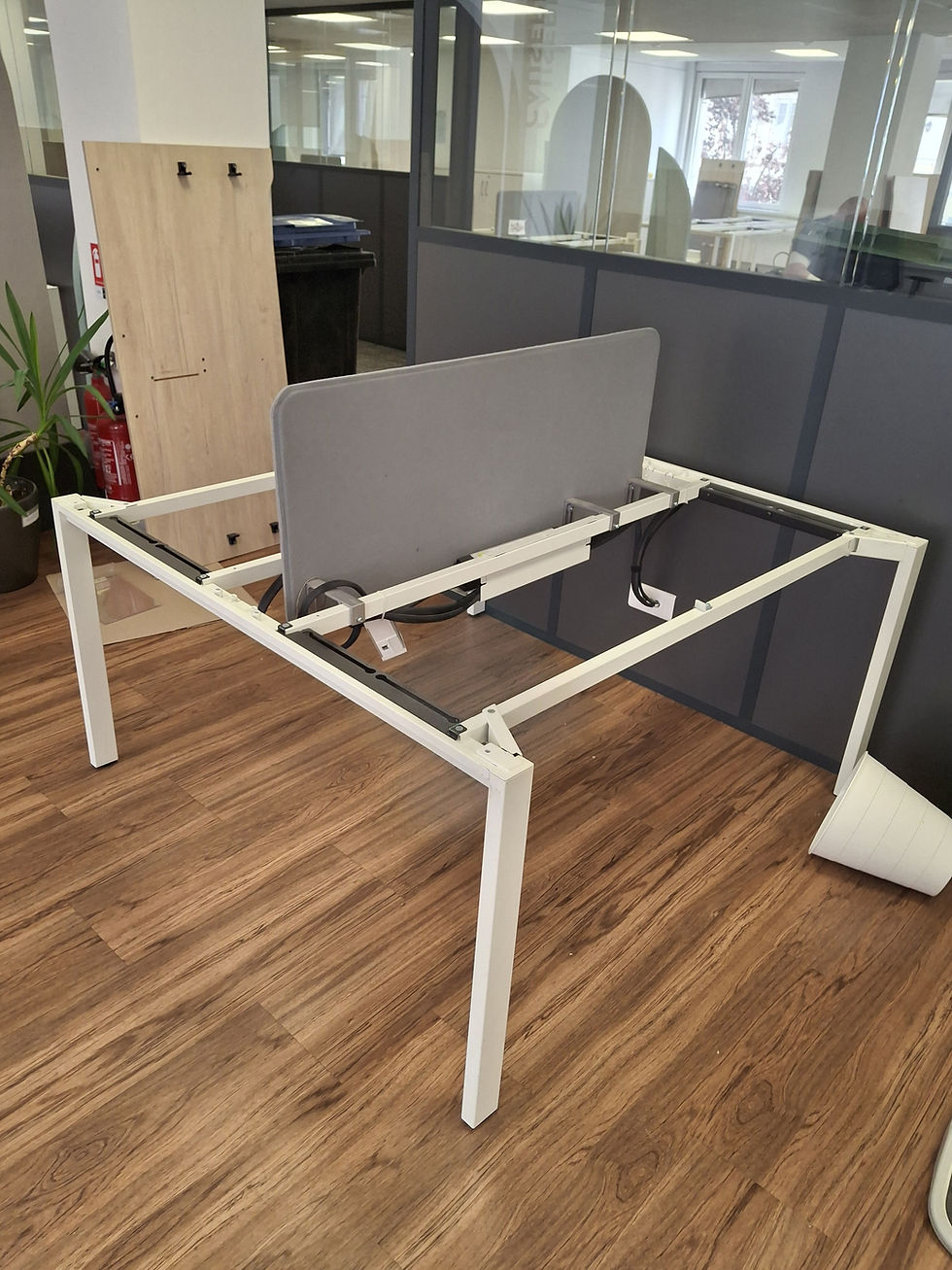 Miniature : Bench 2 personnes – plateau décor bois piétement blanc (Qté : 20) BUR401