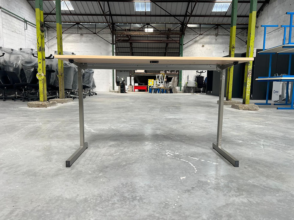 Miniature : Lot de 4 tables plateau bois clair pieds métal gris 130cm (Qté : 1) TAB633