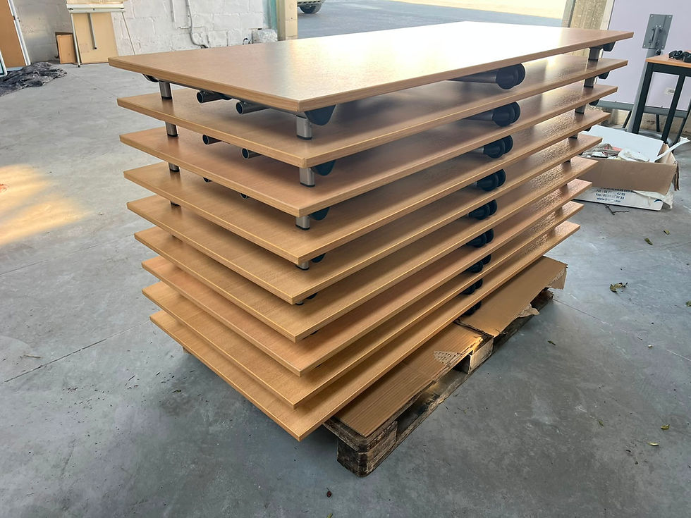 Miniature : Lot de 9 tables pliantes de réunion – Plateau bois (Qté : 1) TAB638