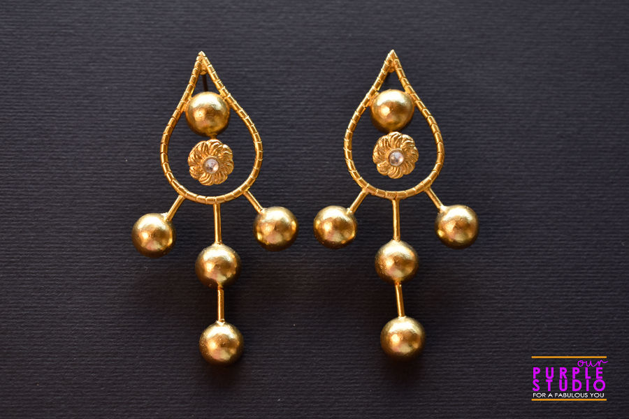 Smart Unconventional Golden Danglers