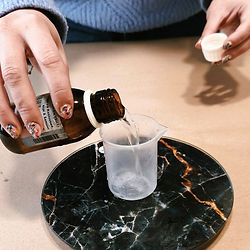 Κερί σε στυλ παγωμένου latte με layers καφέ και φυτικό κερί σόγιας στο The Art Lab Γκάζι.