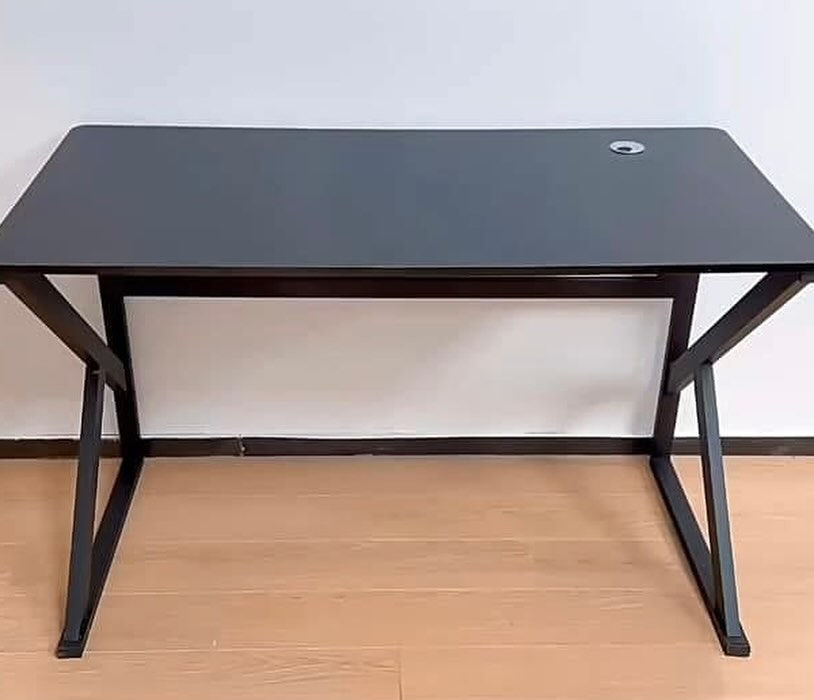 Thumbnail: Computer Table