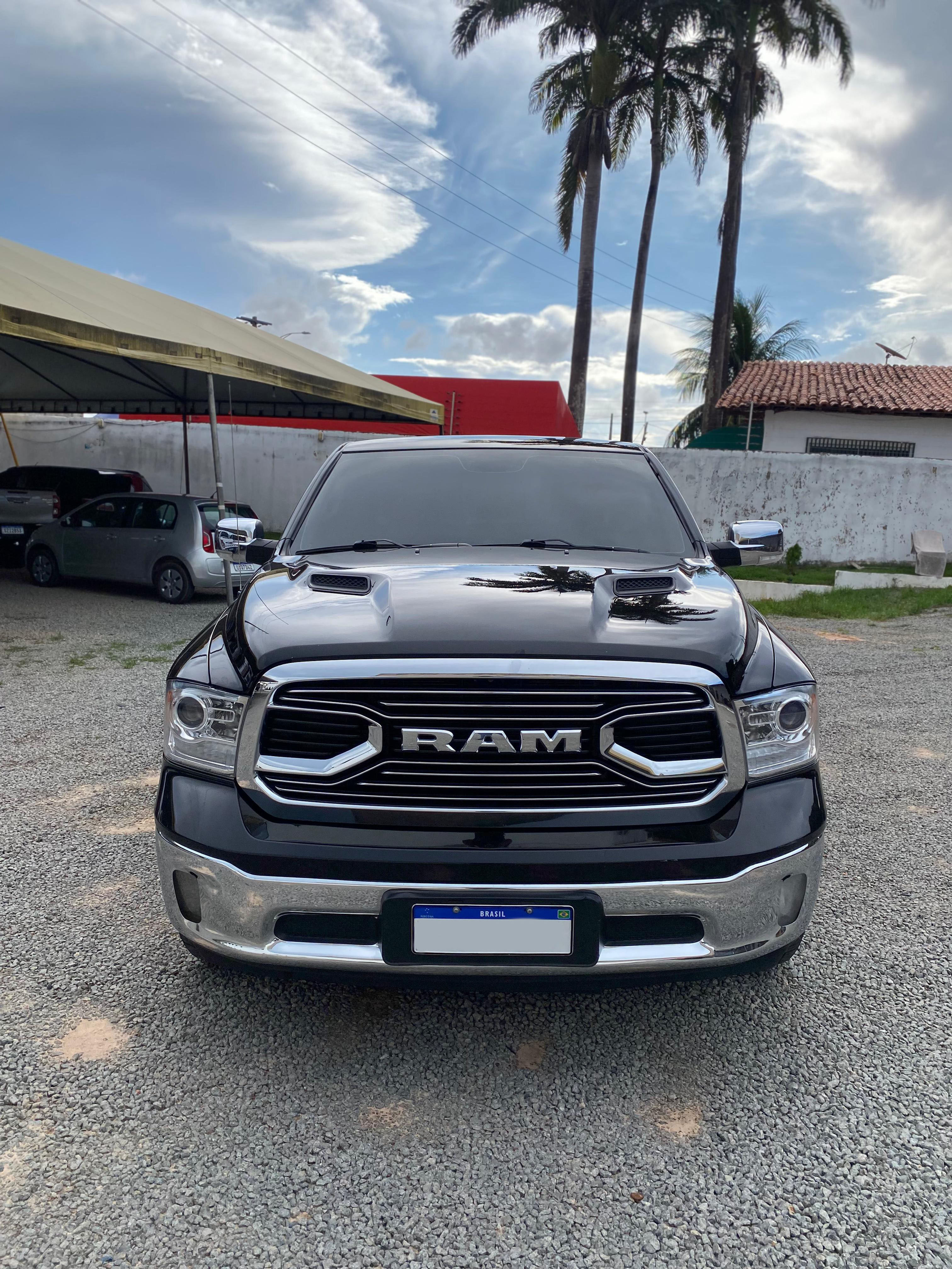 RAM CLASSIC 1500 LARAMIE 5.7 V8