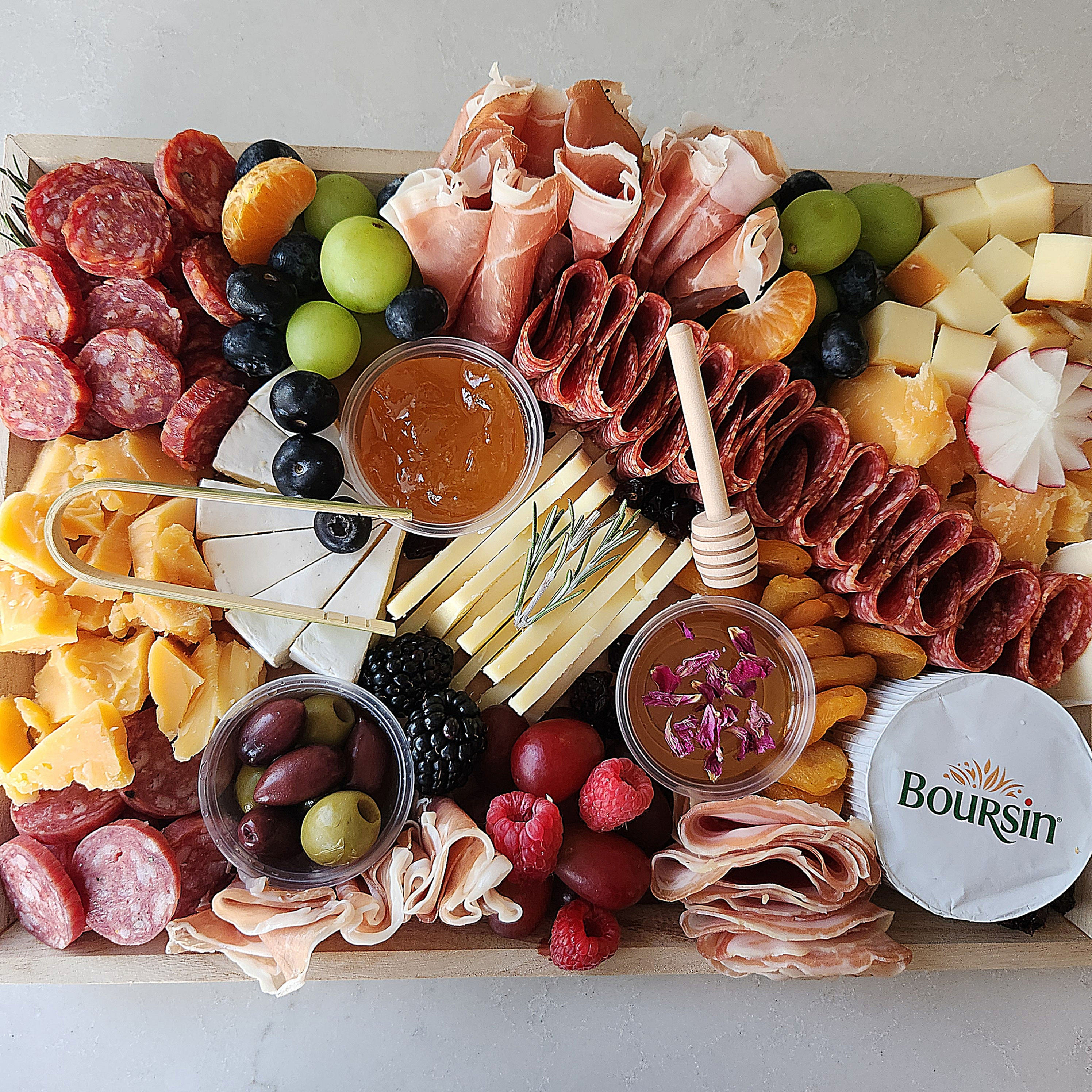 Medium charcuterie board