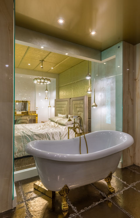 luxury bathing tub