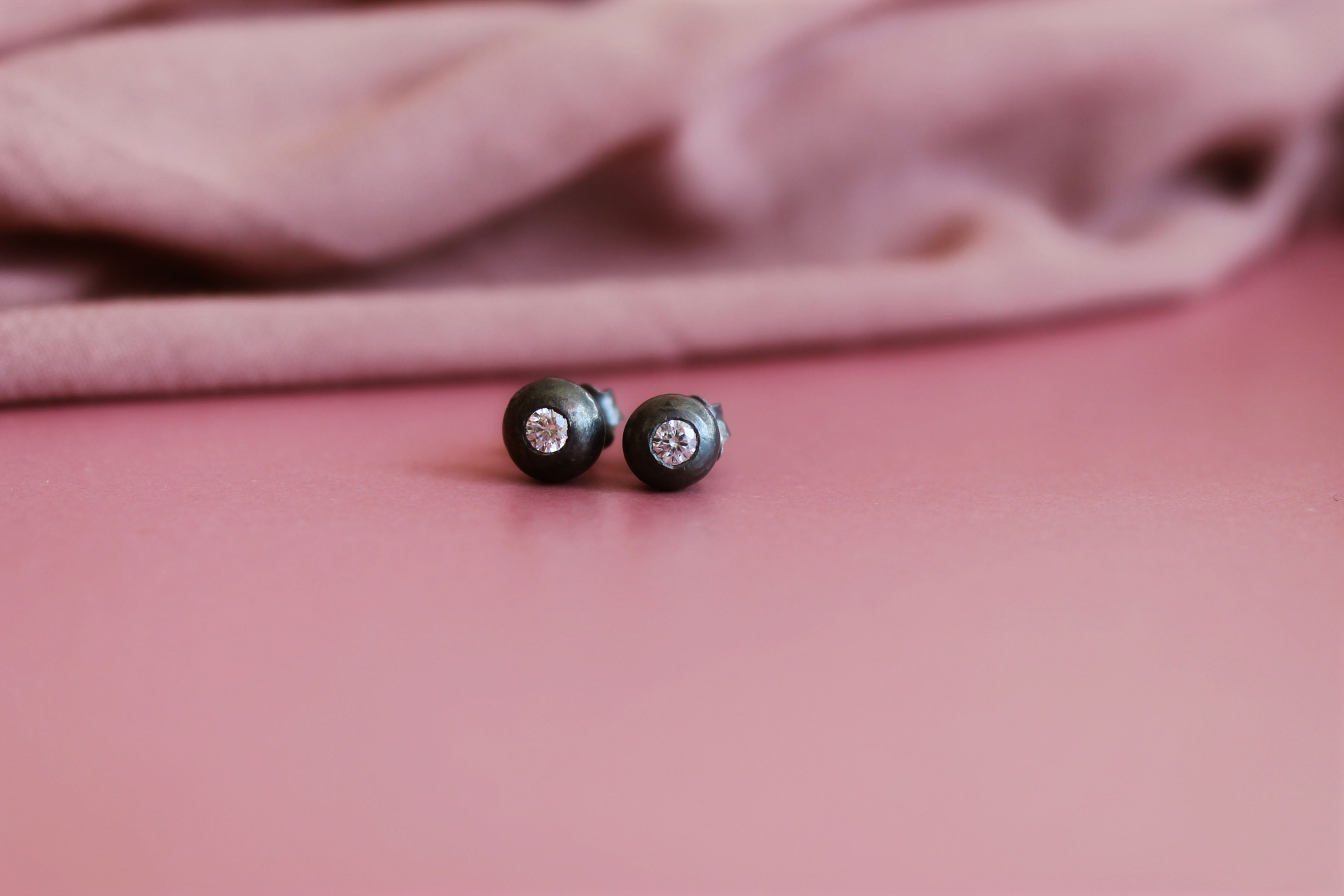 NISA brincos pepita grande | big dott earrings