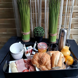 Petit-déjeuner | Chambre d'hôtes avec Spa Privatif | Hensies