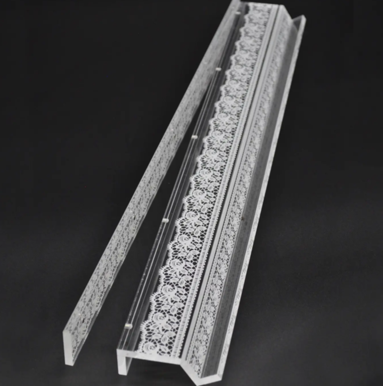 White Lace Mahjong Rack and Pusher, Set of 4