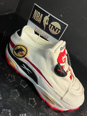 Men_Birthday_Cake_Reebok_Iverson_Answer_1_I3_sneaker.jpeg