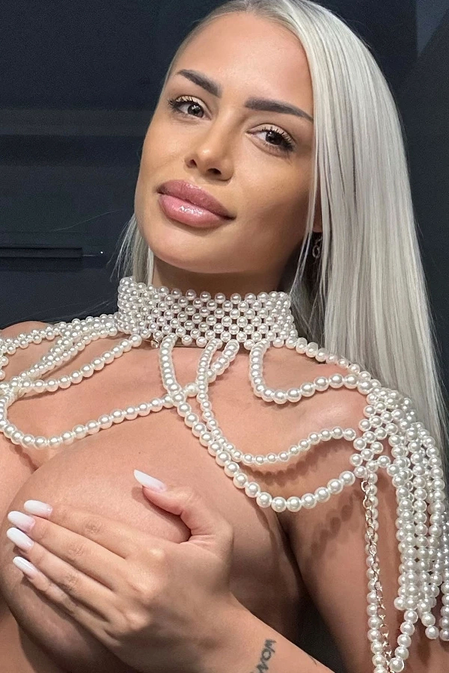 Busty Escort Annalise