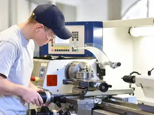 Budowa maszyn produkcyjnych krok po kroku