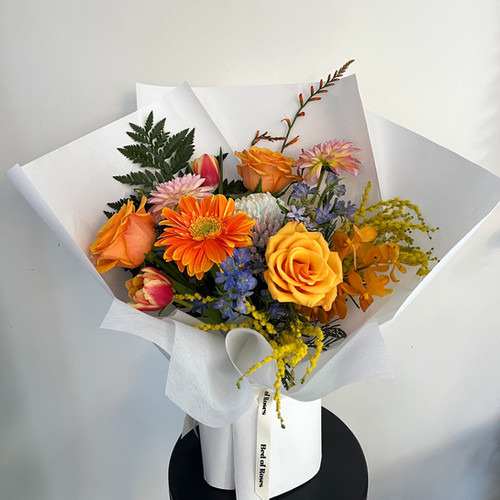 Bed of Roses | The Fresh Orange Zest | Flower Bouquet