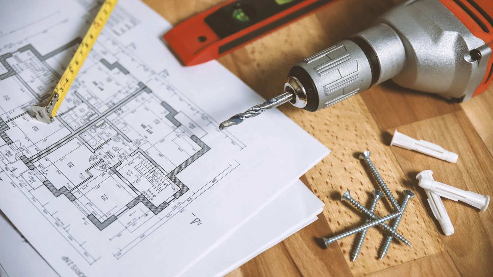 Maintaining the wood surface to cover screws