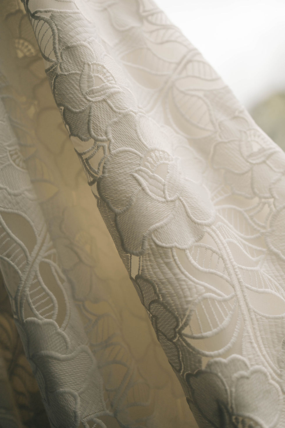 Miniatura: Vestido de noiva em renda estruturada Miss Chloe Bridal