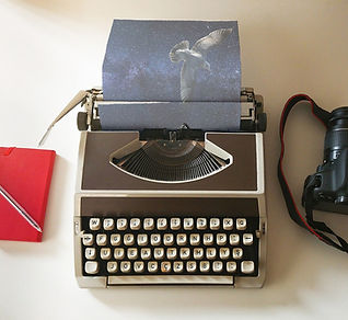 typewriter-2794560_1280.jpg