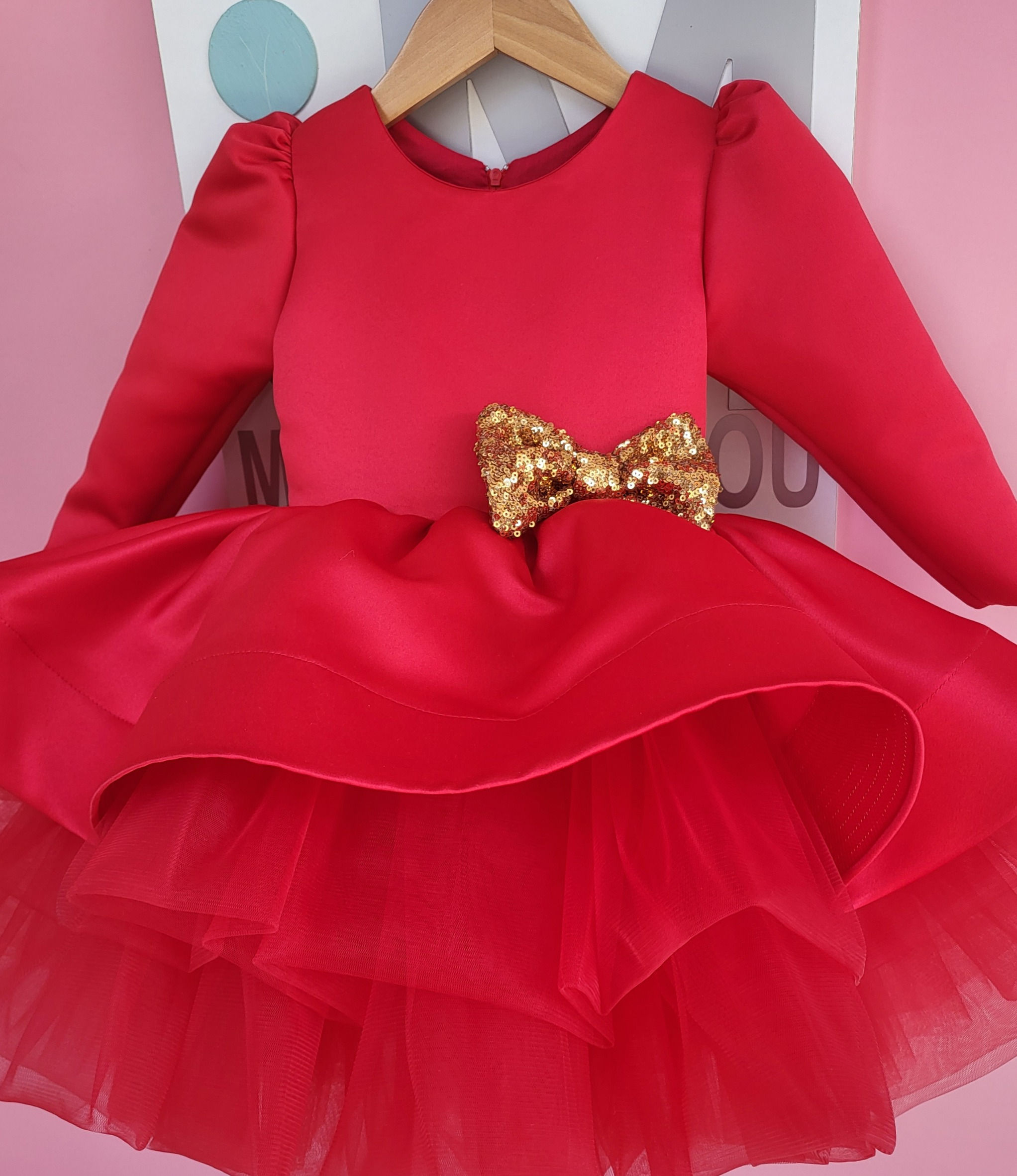 Χειροποίητο φόρεμα.