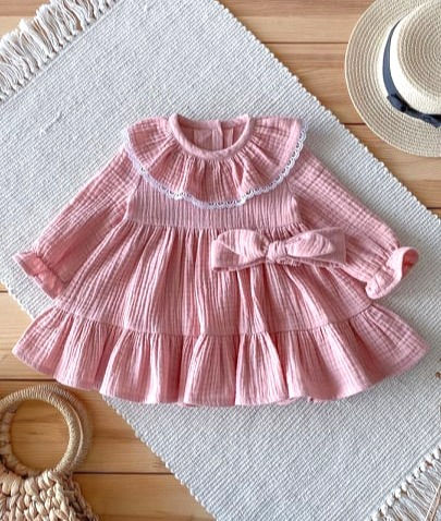 Χειροποίητο φόρεμα από μουσελίνα.