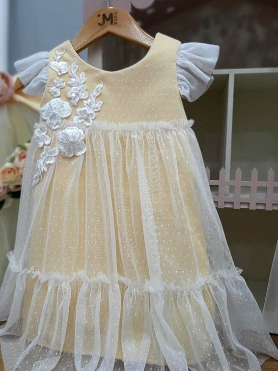 Χειροποίητο φόρεμα.