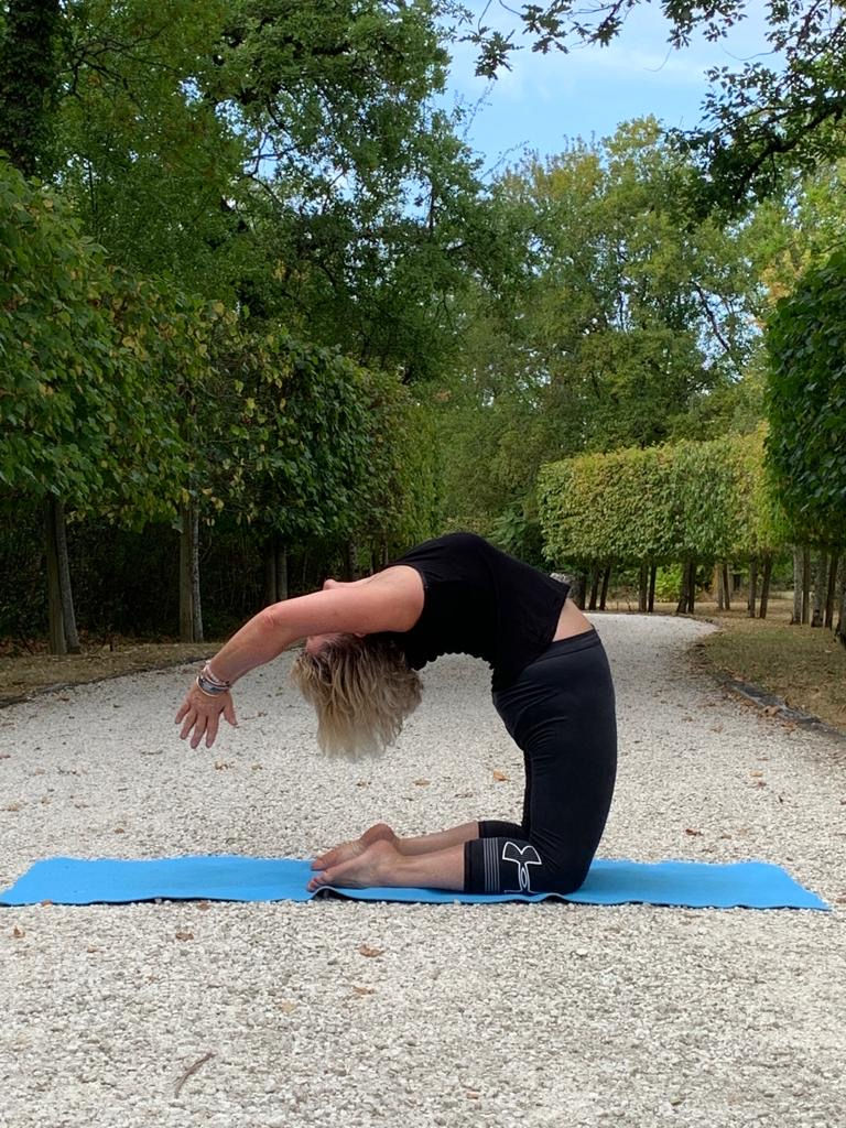Ustrasana drop back on road