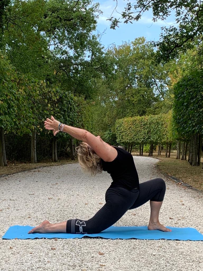 Le Gres cresc lunge on road
